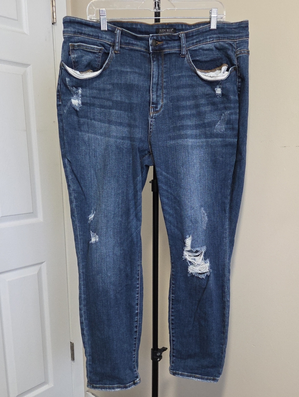 Judy Blue Medium Blue Distressed Jeans